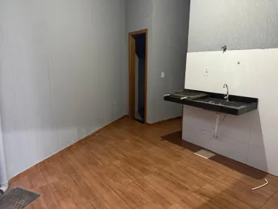 Casa com 3 Quartos para alugar, 360m² no Setor Santos Dumont, Goiânia