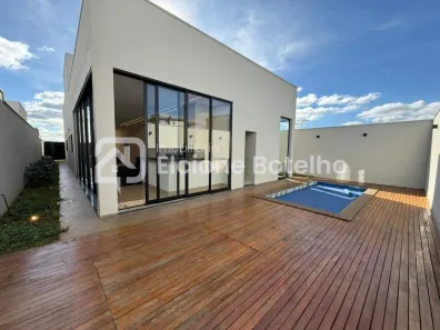 Casa com 3 Quartos para alugar, 12m² no Gávea, Uberlândia