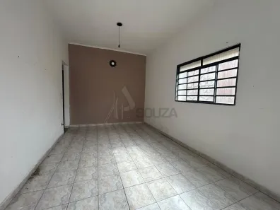 Casa com 3 Quartos para alugar, 240m² no Vila Paulicéia, São Paulo