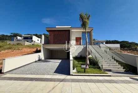 Casa com 3 Quartos à venda, 196m² no Sertão do Maruim, São José