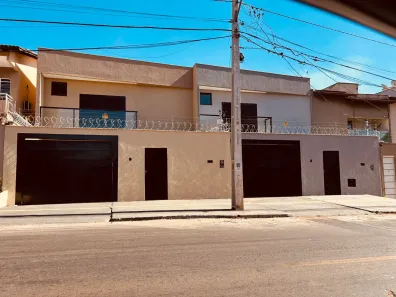 Sobrado com 3 Quartos à venda, 180m² no Parque Amazônia, Goiânia