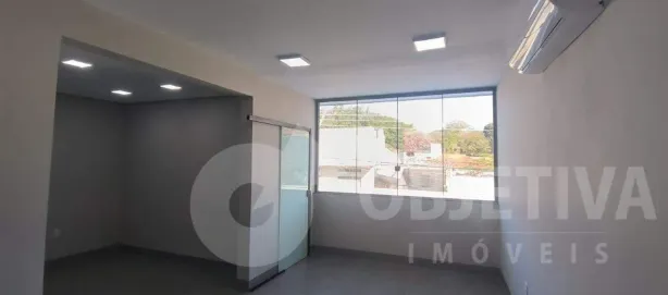 Sala Comercial para alugar, 26m² no Bom Jesus, Uberlândia