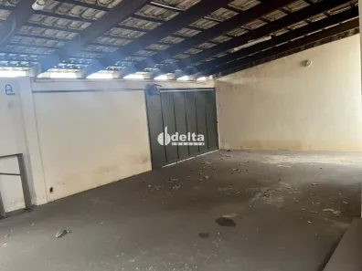 Casa com 4 Quartos à venda, 201m² no Segismundo Pereira, Uberlândia