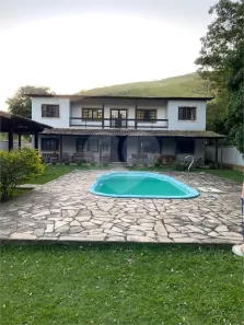 Fazenda/Sítio com 7 Quartos à venda, 300m² no Centro, Pinheiral