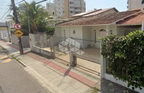 Casa com 4 Quartos à venda, 271m² no Balneário, Florianópolis