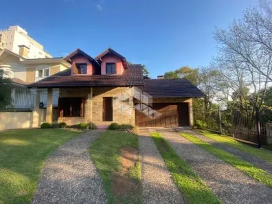 Casa com 4 Quartos para alugar, 205m² no Santo Inácio, Santa Cruz do Sul