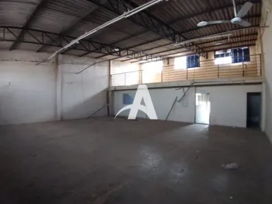 Galpão/Depósito/Armazém para alugar, 250m² no Brasil, Uberlândia