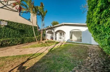 Casa com 3 Quartos à venda, 120m² no Guarujá, Porto Alegre