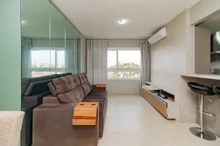 Apartamento com 3 Quartos para alugar, 90m² no Navegantes, Porto Alegre