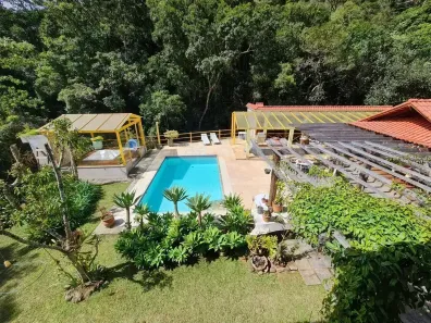 Casa de Condomínio com 4 Quartos para alugar, 370m² no Fazenda Inglesa, Petrópolis