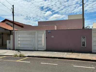 Casa com 3 Quartos para alugar, 230m² no Vila Curti, São José do Rio Preto