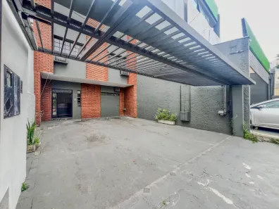 Prédio Comercial com 10 Quartos para venda ou aluguel, 188m² no Jardim das Acácias, São Paulo