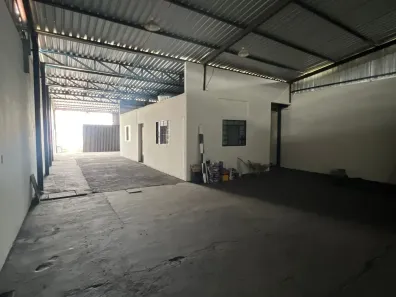 Galpão/Depósito/Armazém com 2 Quartos para alugar, 250m² no Santa Rosa, Uberlândia