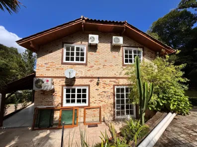 Casa de Condomínio com 3 Quartos à venda, 120m² no Floresta, Gramado