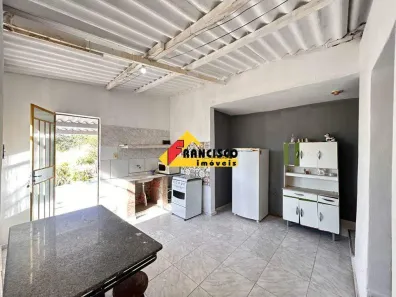 Casa com 2 Quartos para alugar, 65m² no Jardim Candidés, Divinópolis