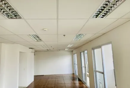 Sala Comercial com 3 Quartos para alugar, 124m² no Aclimação, São Paulo