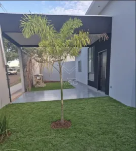 Casa com 2 Quartos à venda, 75m² no Jardim Montecatini, Londrina