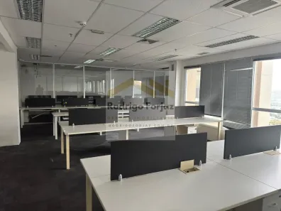 Sala Comercial para alugar, 596m² no Sítio Tamboré Alphaville, Barueri