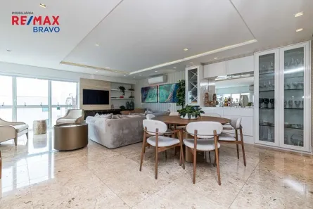 Apartamento com 3 Quartos à venda, 221m² no Água Verde, Curitiba