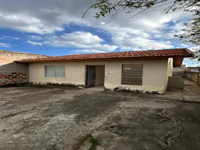 Casa com 2 Quartos para alugar, 43m² no Residencial Pasin, Pindamonhangaba
