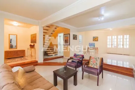 Casa com 4 Quartos à venda, 317m² no Jardim Itu, Porto Alegre
