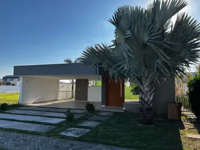 Casa de Condomínio com 3 Quartos para alugar, 190m² no Ogiva, Cabo Frio
