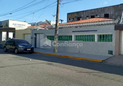 Casa com 4 Quartos à venda, 390m² no Parquelândia, Fortaleza