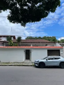 Casa com 4 Quartos para venda ou aluguel, 270m² no Aleixo, Manaus