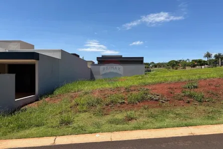 Lote/Terreno à venda, 275m² no , Cravinhos