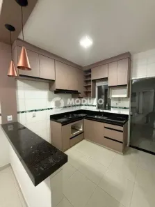Casa com 2 Quartos à venda, 50m² no Novo Mundo, Uberlândia