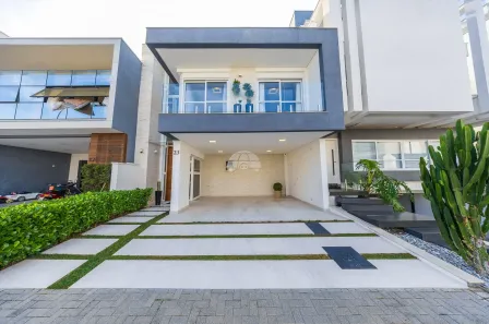 Casa de Condomínio com 4 Quartos à venda, 300m² no Uberaba, Curitiba