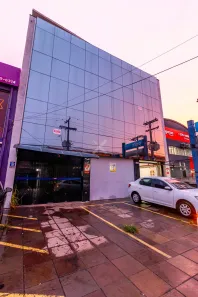 Prédio Comercial para alugar, 1200m² no Navegantes, Porto Alegre