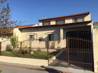 Casa com 4 Quartos à venda, 182m² no Brasília, Londrina
