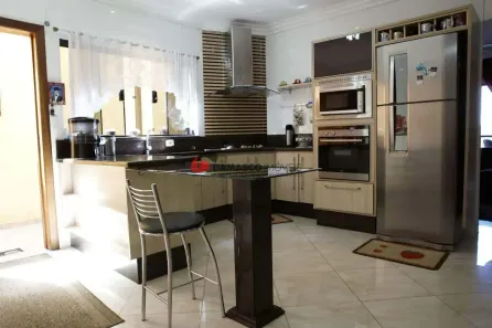 Sobrado com 3 Quartos à venda, 454m² no Vila Albano, Rio Grande da Serra