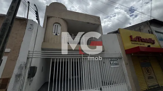 Casa com 5 Quartos à venda, 350m² no Centro, Juazeiro do Norte