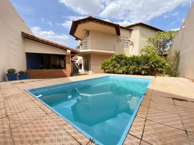 Casa com 4 Quartos à venda, 347m² no Jardim Patrícia, Uberlândia