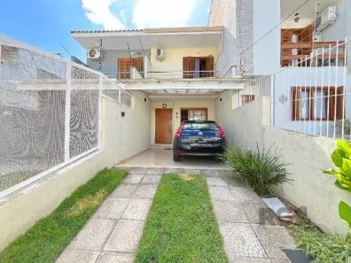 Casa com 2 Quartos à venda, 109m² no Guarujá, Porto Alegre