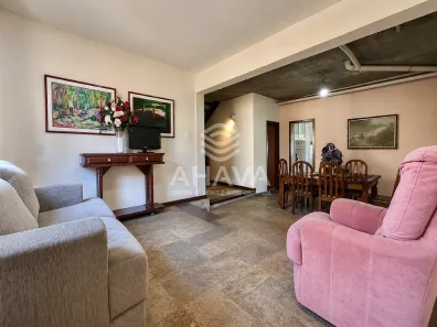 Casa com 5 Quartos à venda, 243m² no Planalto, Belo Horizonte