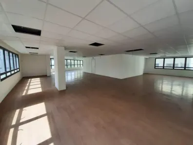 Sala Comercial com 5 Quartos para alugar, 261m² no Água Verde, Curitiba