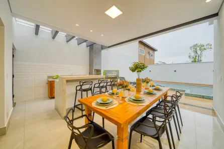 Casa com 3 Quartos à venda, 207m² no Centro, Caraguatatuba