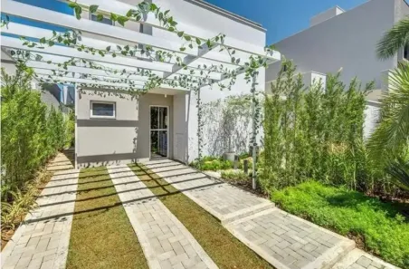 Casa de Condomínio com 4 Quartos à venda, 150m² no Jardins Berlim, Senador Canedo