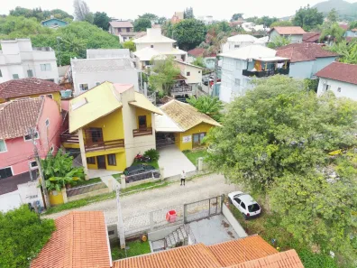 Casa com 3 Quartos à venda, 227m² no Lagoa da Conceição, Florianópolis