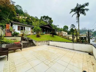 Casa com 4 Quartos à venda, 930m² no Quarteirão Ingelheim, Petrópolis
