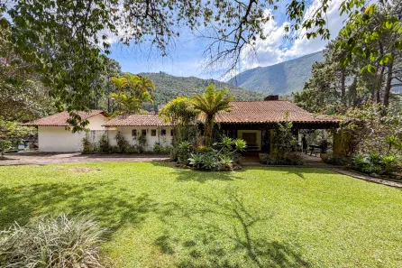 Casa de Condomínio com 6 Quartos à venda, 800m² no Araras, Petrópolis