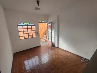 Casa com 2 Quartos para alugar, 90m² no Renascença, Belo Horizonte
