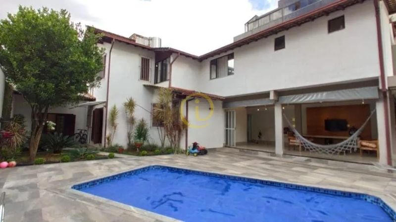 Casa com 4 quartos — Castelo, Belo Horizonte