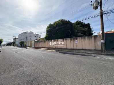 à venda, 720m² no Santa Mônica, Uberlândia