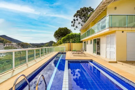 Casa de Condomínio com 4 Quartos à venda, 234m² no Bonsucesso, Petrópolis