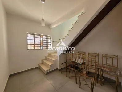 Casa com 3 Quartos para alugar, 161m² no Parque Novo Mundo, Americana