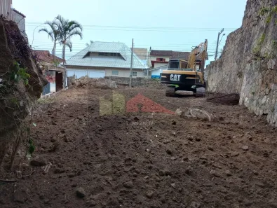 Lote/Terreno à venda, 425m² no Sambaqui, Florianópolis